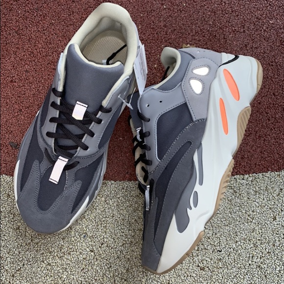 adidas yeezy boost 700 magnet